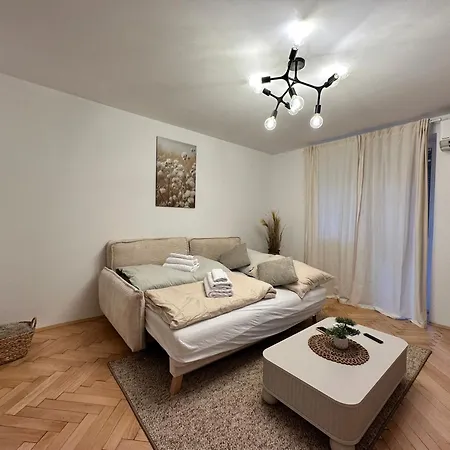 Apartment Mileticova Street, Keyless, Ac