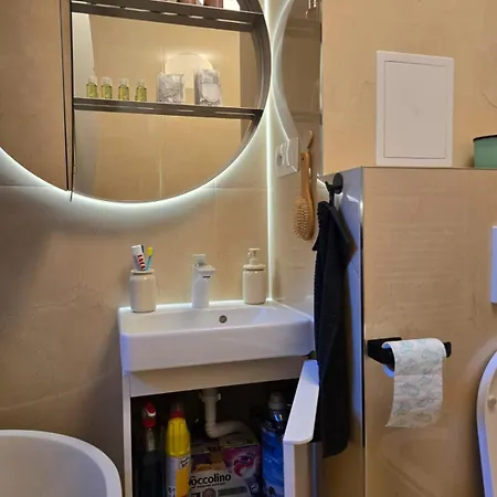 Mileticova Street, Keyless, Ac