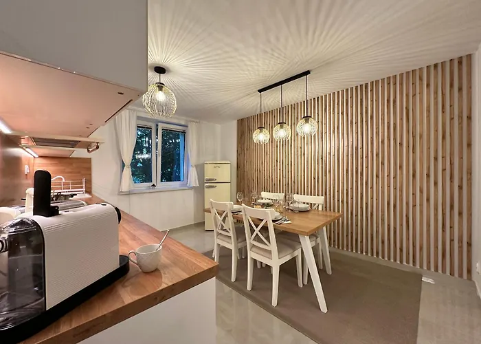 Mileticova Street, Keyless, Ac