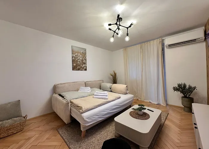 Mileticova Street, Keyless, Ac * Bratislava