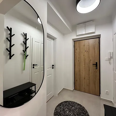 Mileticova Street, Keyless, Ac * Братислава