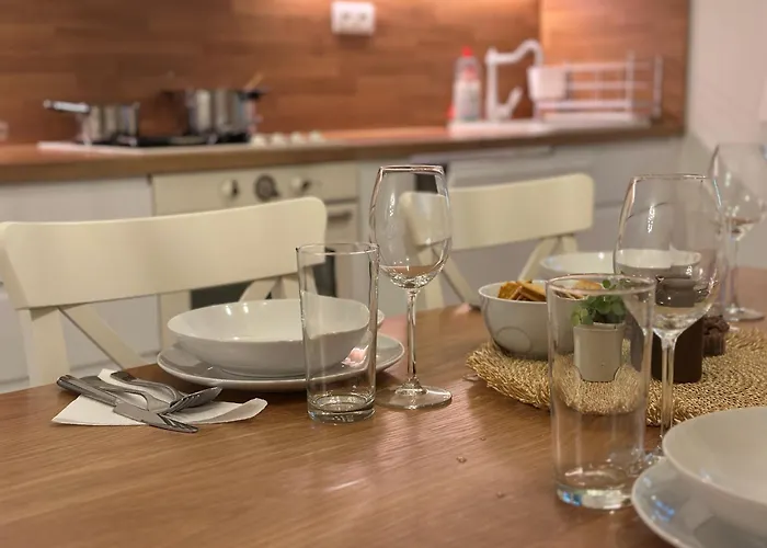 Mileticova Street, Keyless, Ac